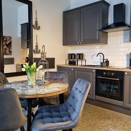 Szarotka Ii アパート *